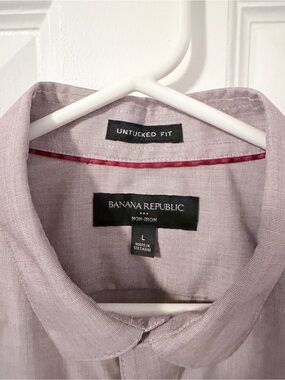 Banana Republic Men’s Lavender Button-Down Untucked Shirt